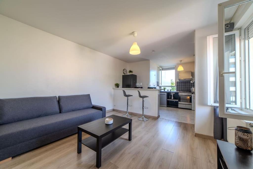Le Courteline - Villeurbanne Centre المظهر الخارجي الصورة